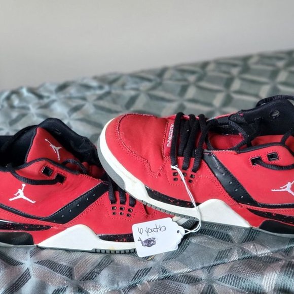 Nike Air Jordan Flight 23 – Size 6 Youth Red Suede Upper - Picture 3 of 6